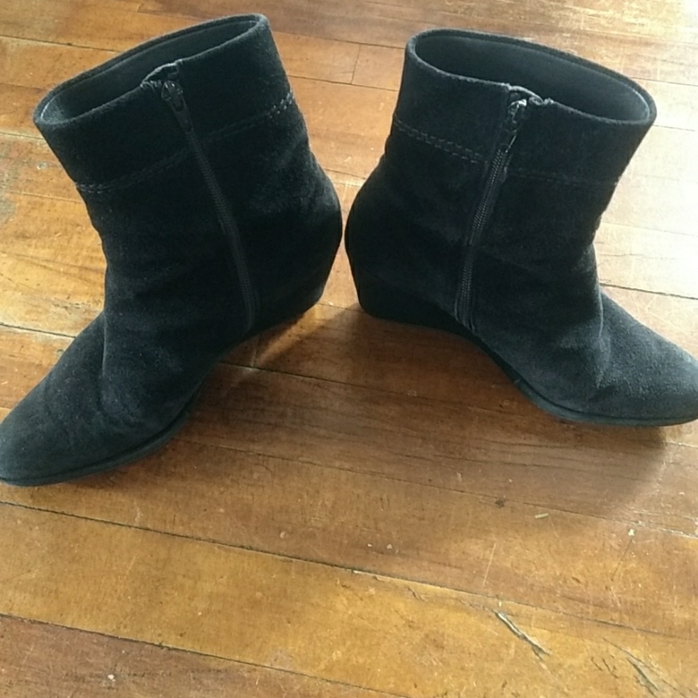 Black suede platform ankle boots - Picture 3 of 5